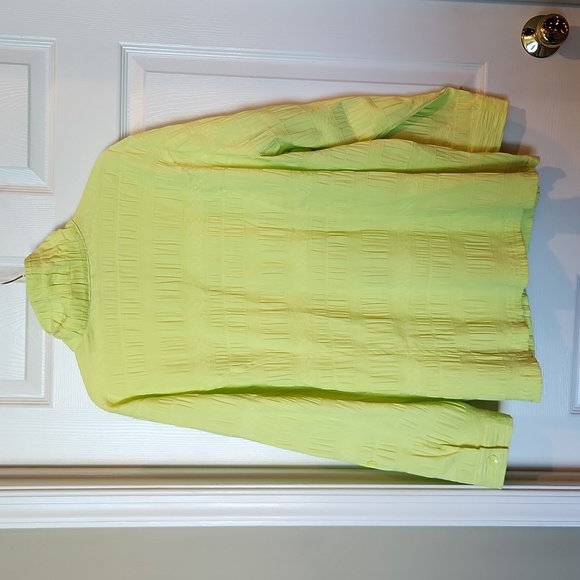 CJ BANKS size 3X zip front lightweight jacket with pockets. Beautiful chartreuse - Picture 6 of 10